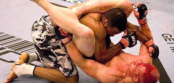 103013-UFC-Bloody-fights-TV-G19_20131030212942469_600_400