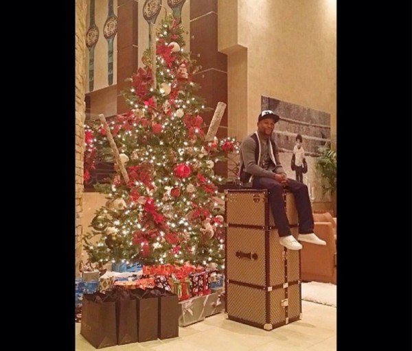 he-gave-his-fiancee-a-gucci-trunk-for-christmas