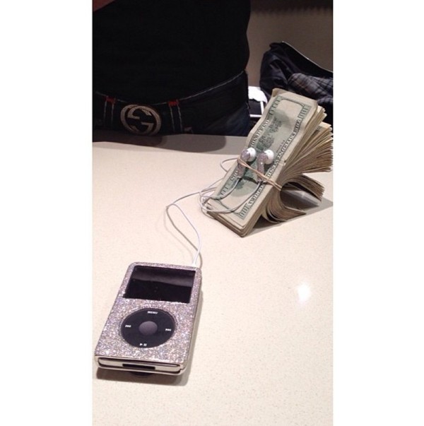 he-wrapped-his-ipod-earphones-around-a-stack-of-money-and-posted-it-with-the-caption-money-is-music-to-my-ears