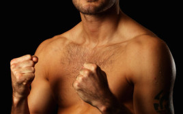 1 марта Натан Клеверли дебютирует в первом тяжёлом весе