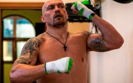 Украинский боксер Александр Усик попался на рекламе нацизма